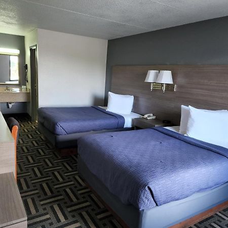 Drakes Creek Inn - Formerly The Relax Inn ヘンダーソンビル エクステリア 写真